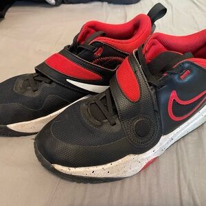 Nike Hustle D11 basketball shoes